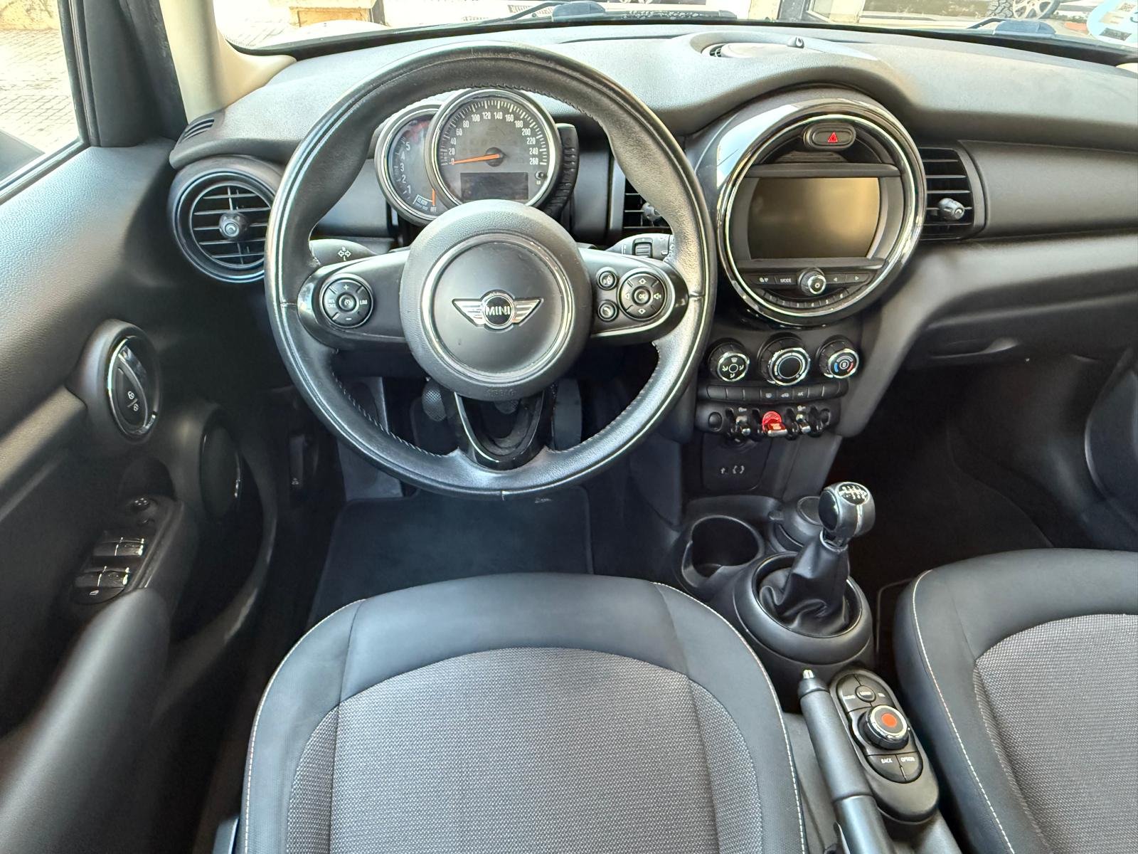 MINI COOPER D 5 PUERTAS