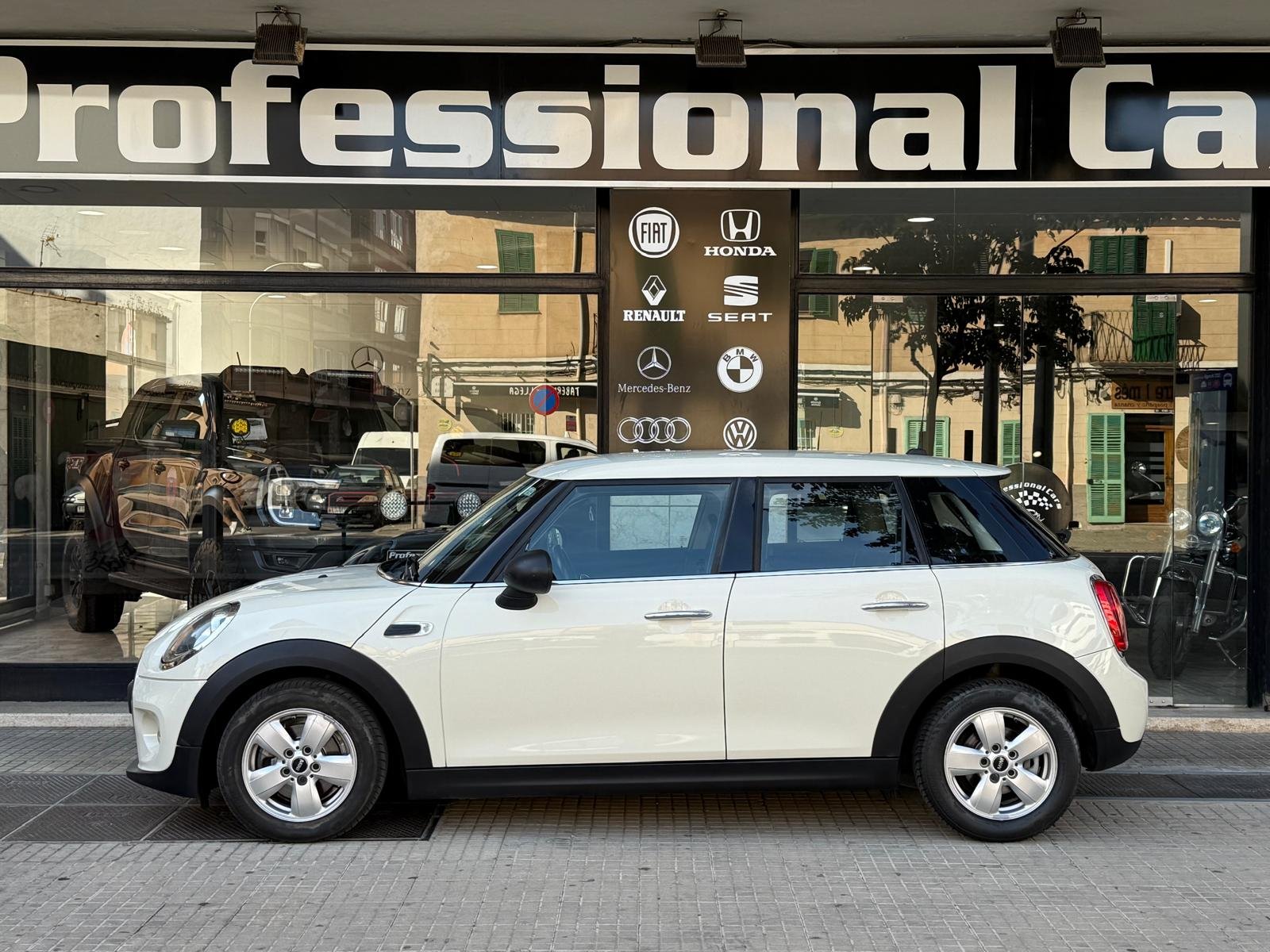 MINI COOPER D 5 PUERTAS