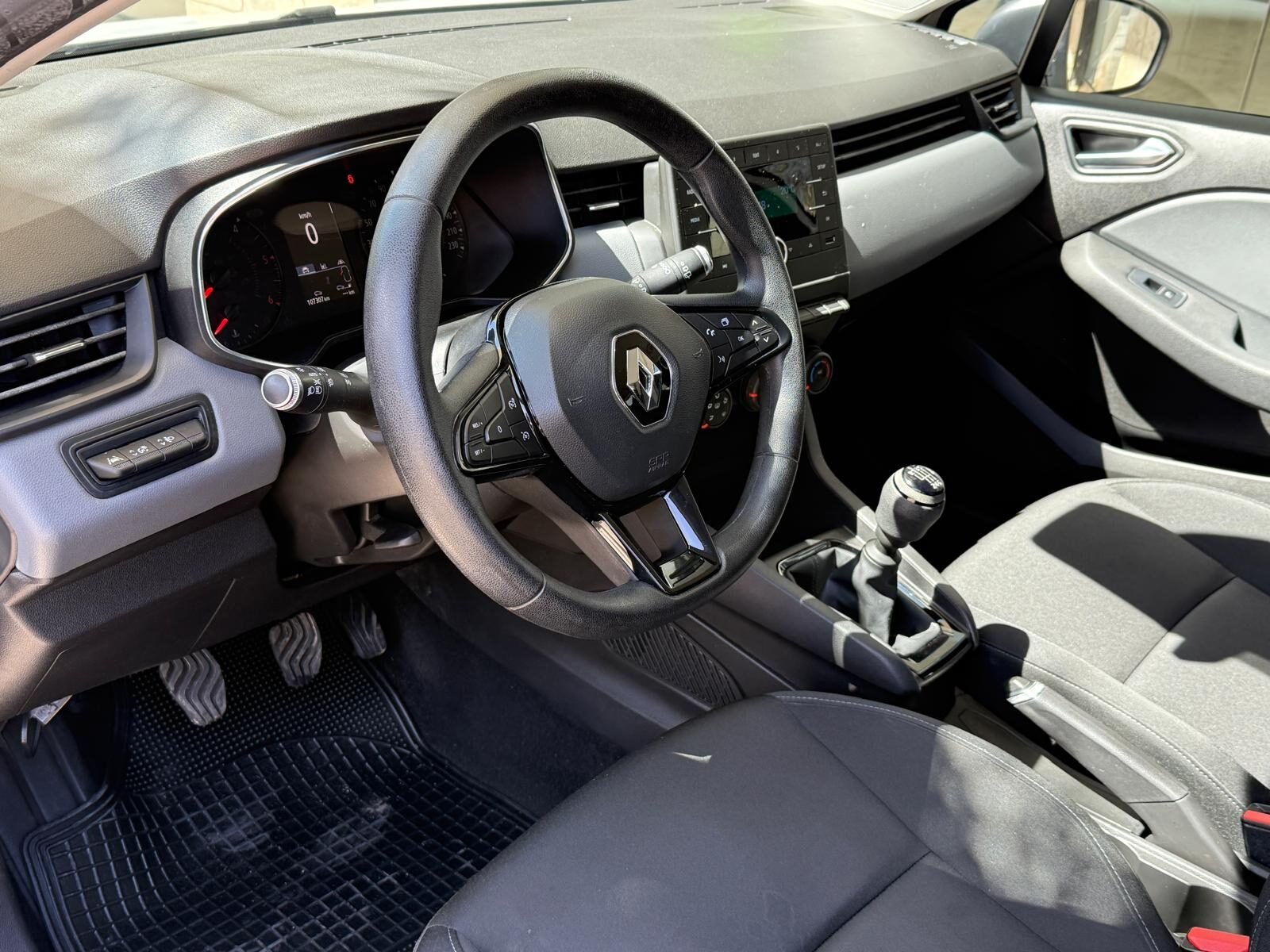 RENAULT Clío 1.5 BLUE DCI BUSINESS 85cv 6 velocidades