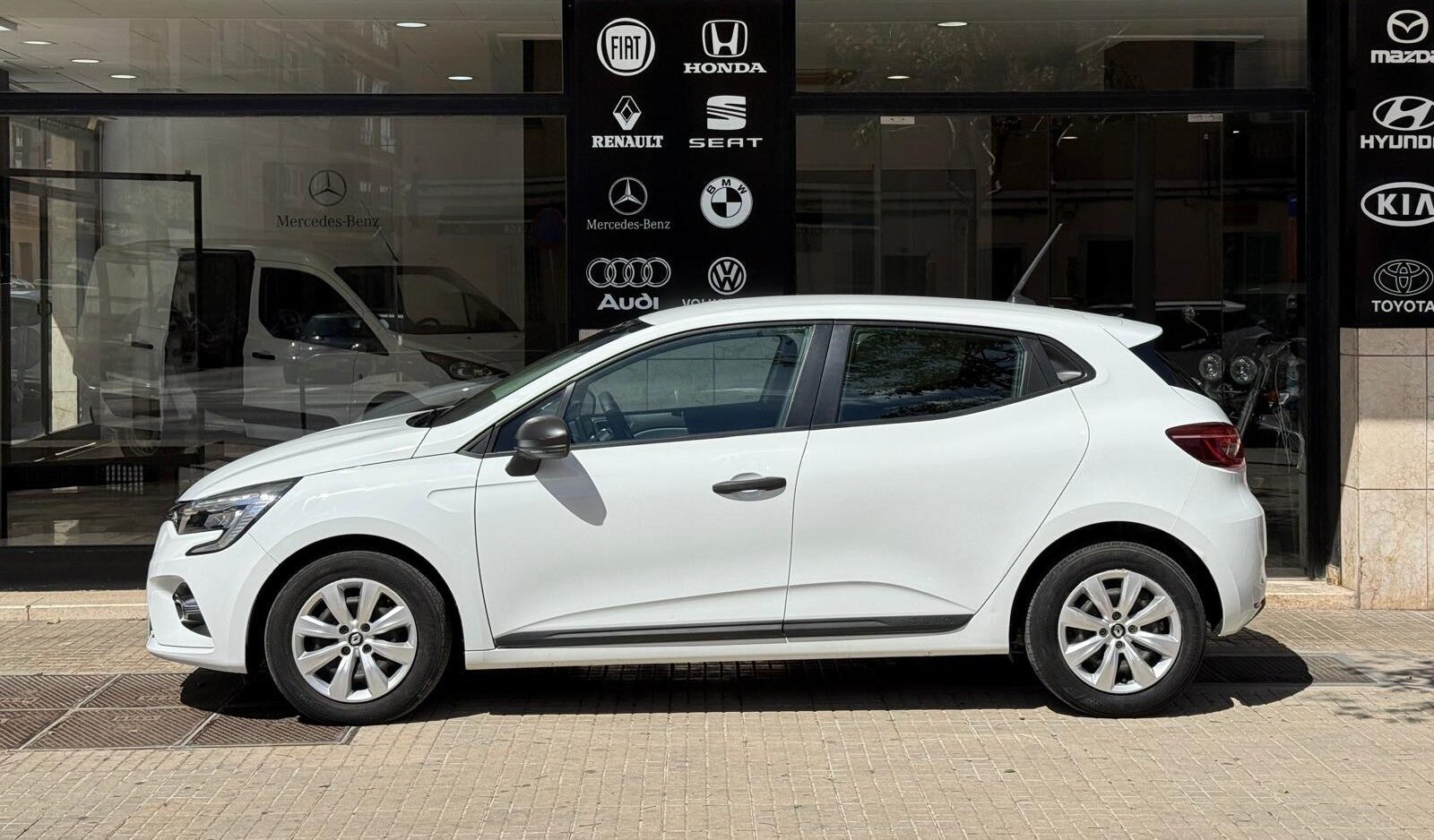 RENAULT Clío 1.5 BLUE DCI BUSINESS 85cv 6 velocidades